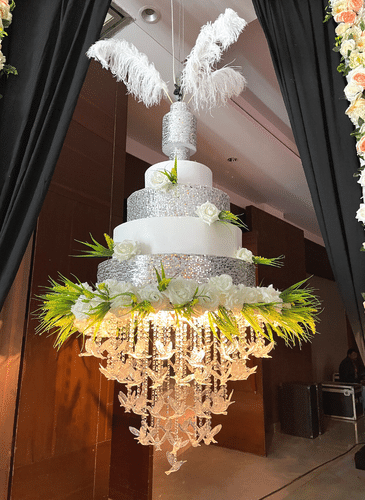 Gorgeous Chandelier Cake - The Cake World Shop